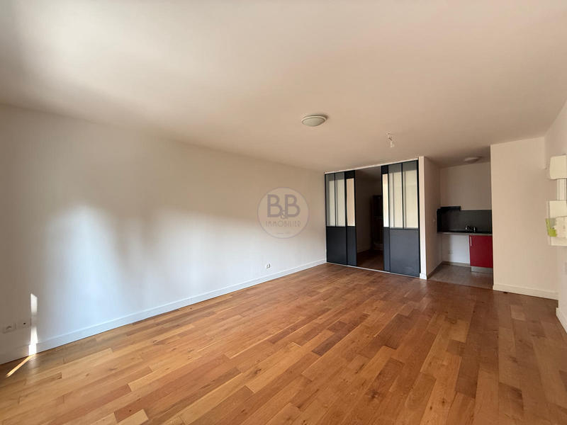 Immeuble - 740 m² - 40 pièces