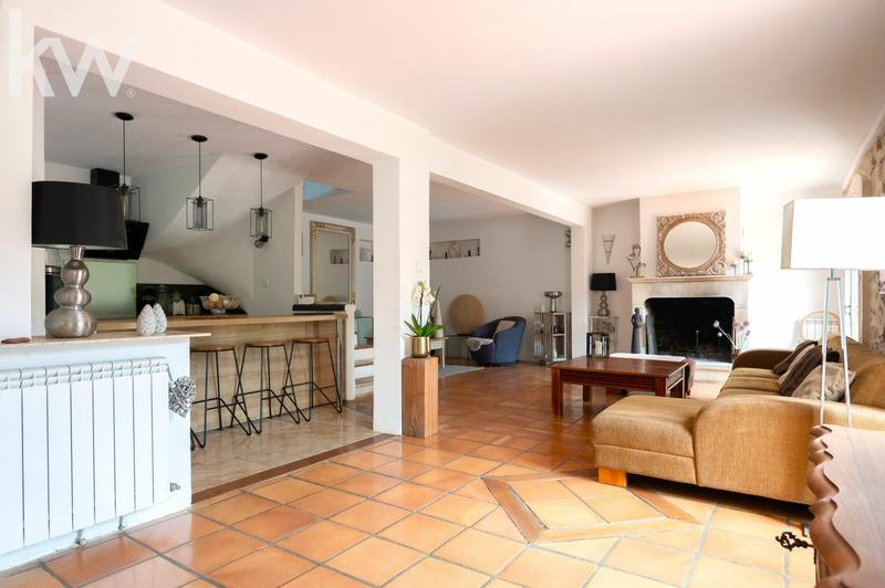 Maison - 185 m² - 7 pièces