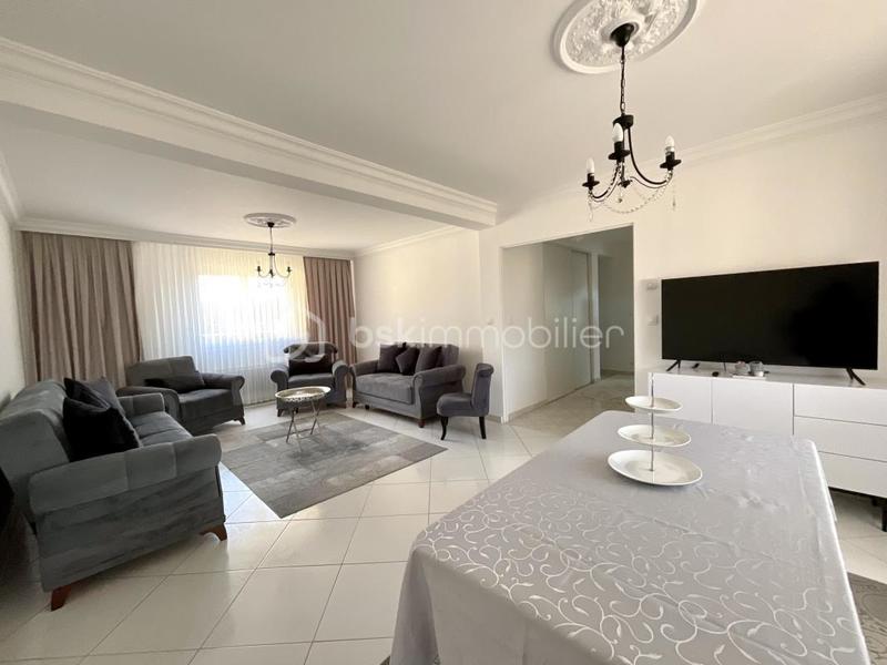 Maison traditionnelle - 145 m² - 6 pièces