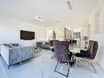 Maison - 235 m² - 8 pièces