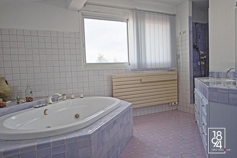 Mas - 220 m² - 5 pièces