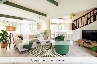 Propriété - 318 m² - 6 pièces