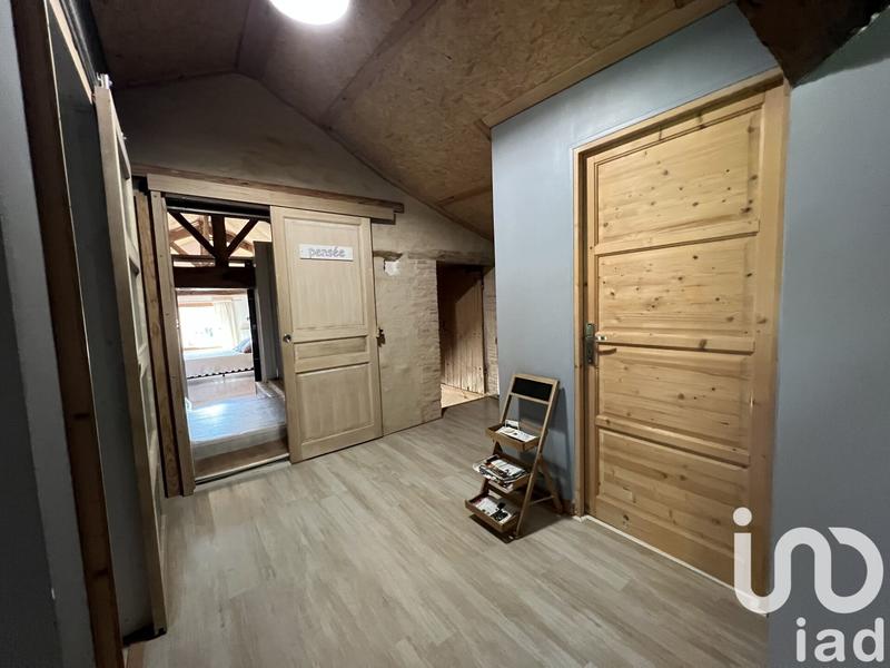 Maison - 220 m² - 5 pièces