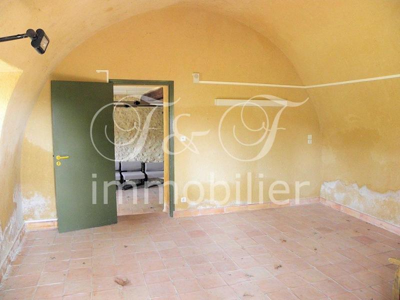 Propriété - 3 000 m²