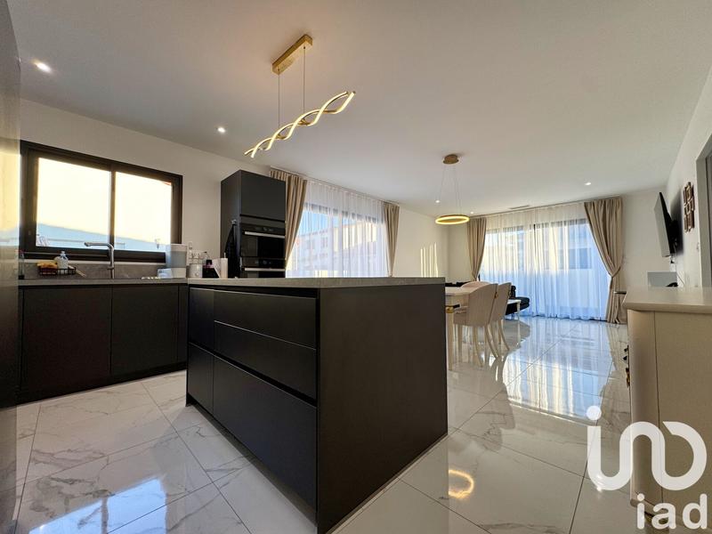 Maison - 90 m² - 3 pièces