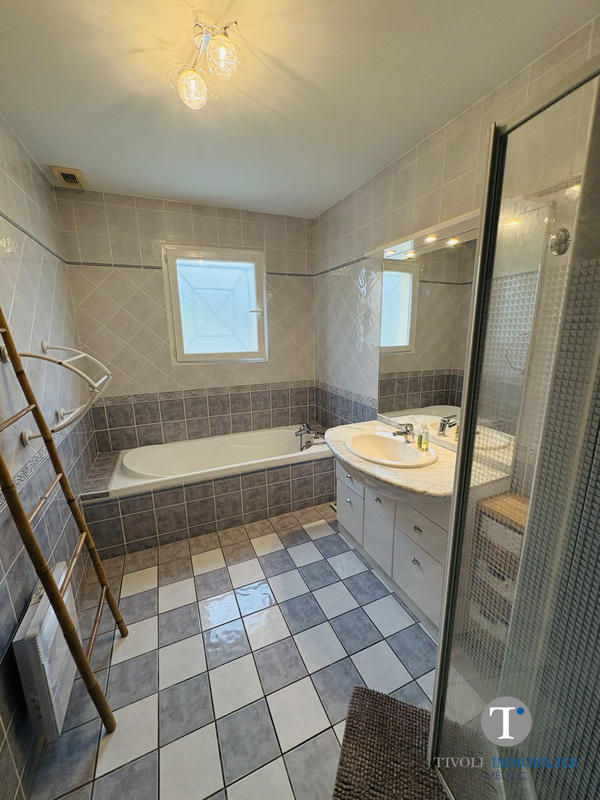 Maison - 145 m² - 6 pièces