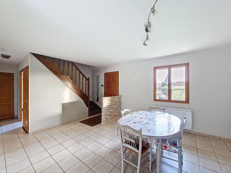 Maison - 96 m² - 5 pièces