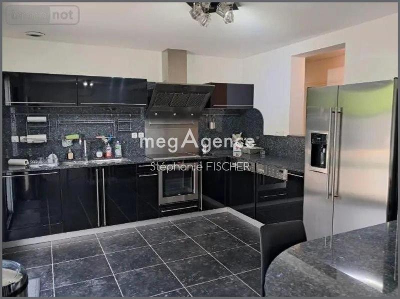 Maison - 210 m² - 5 pièces