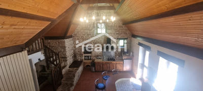 Maison - 230 m² - 8 pièces