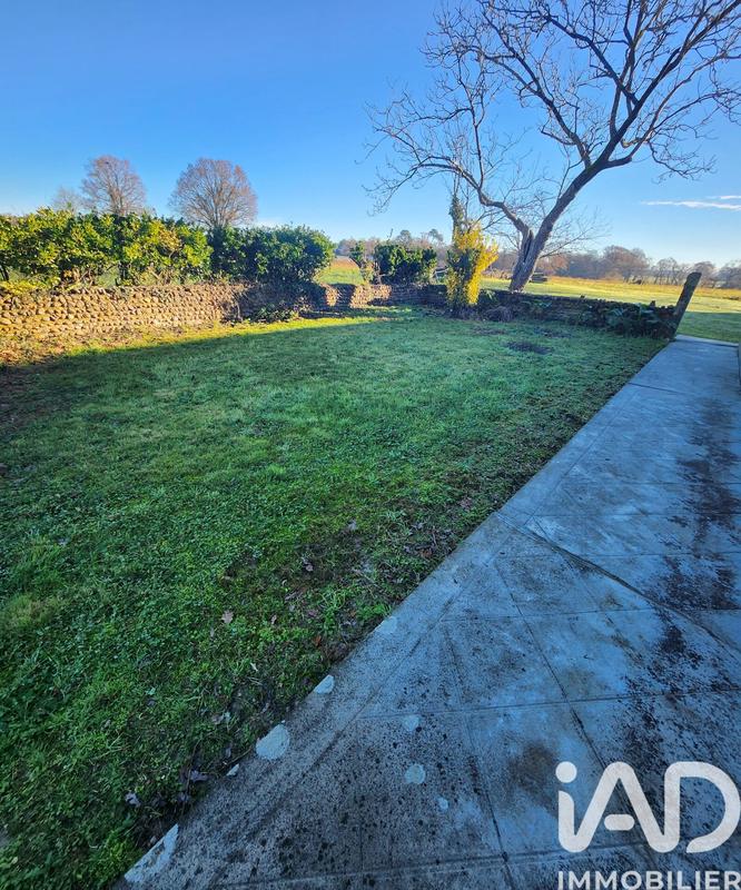 Maison - 256 m² - 5 pièces