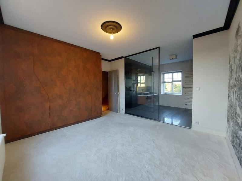 Maison - 217 m² - 10 pièces