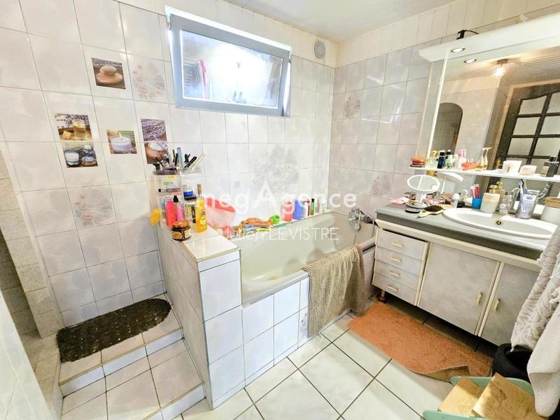 Maison - 210 m² - 8 pièces