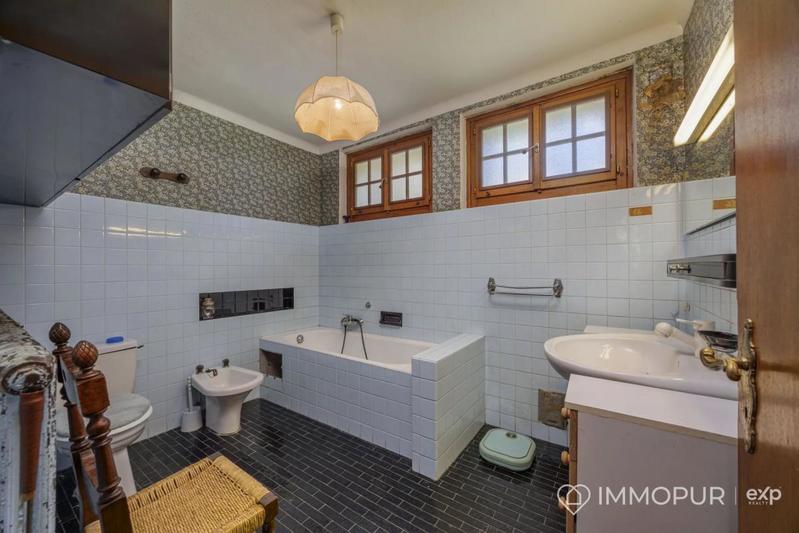 Propriété - 200 m² - 12 pièces