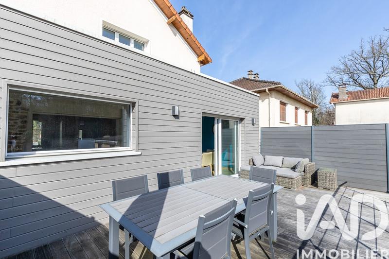 Maison - 104 m² - 6 pièces
