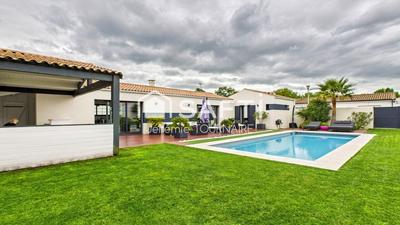 Maison - 178 m² - 6 pièces