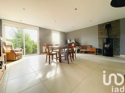 Maison - 133 m² - 8 pièces