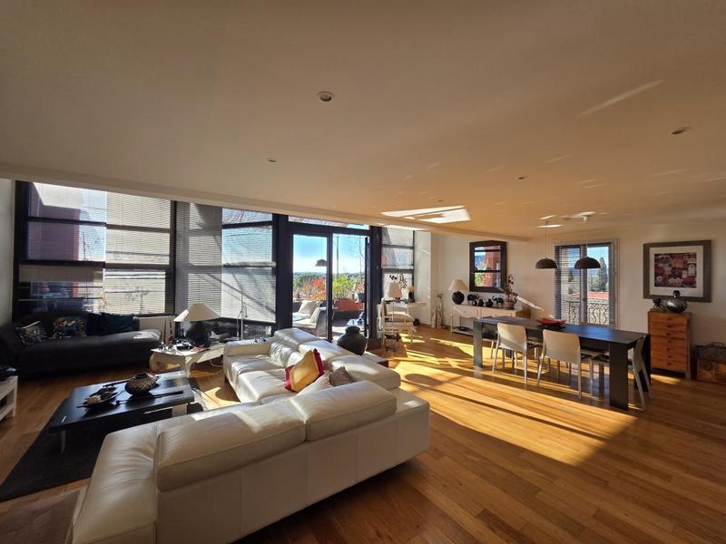 Loft - 145 m² - 5 pièces