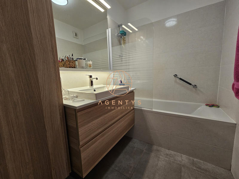 Appartement - 84 m² - 4 pièces