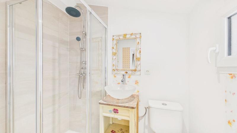 Maison - 240 m² - 10 pièces