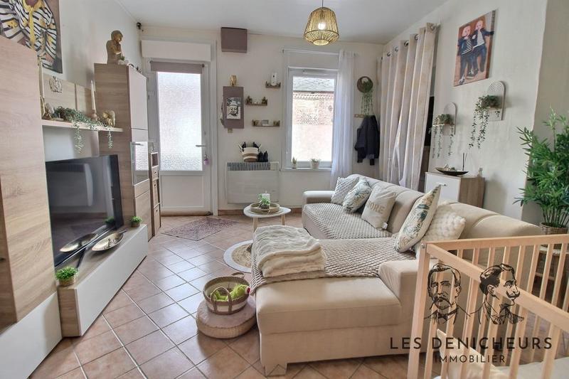 Maison - 84 m² - 8 pièces