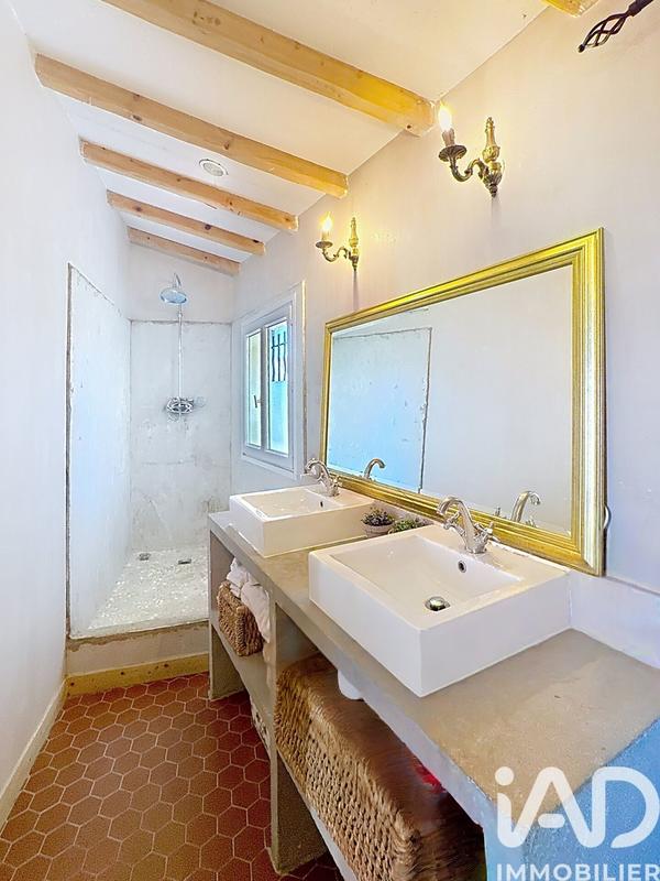 Maison - 220 m² - 5 pièces