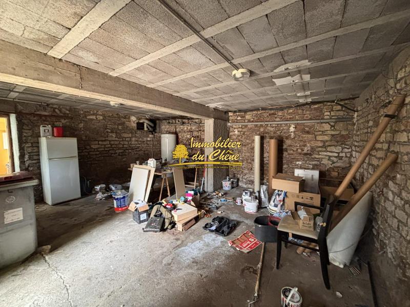 Local commercial - 211 m² - 7 pièces