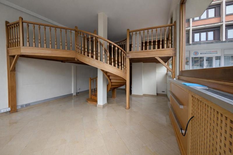 Local commercial - 120 m² - 3 pièces