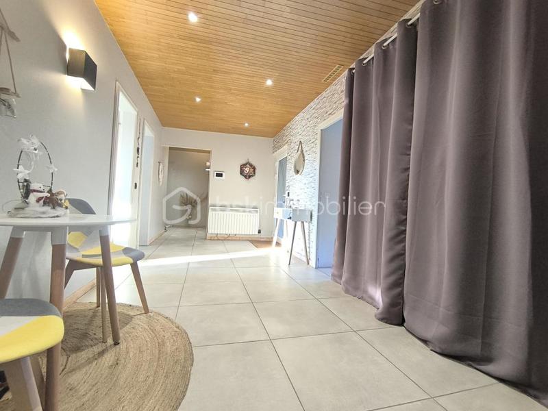 Maison traditionnelle - 290 m² - 9 pièces