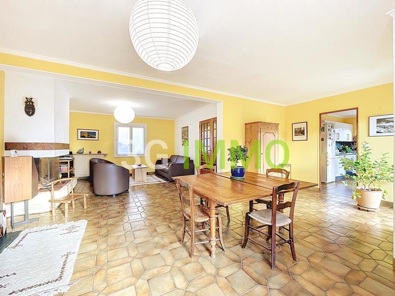 Maison traditionnelle - 140 m² - 6 pièces