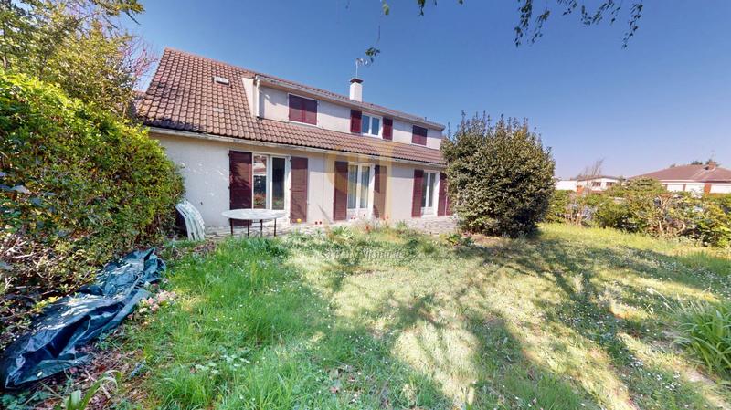 Maison - 195 m² - 8 pièces