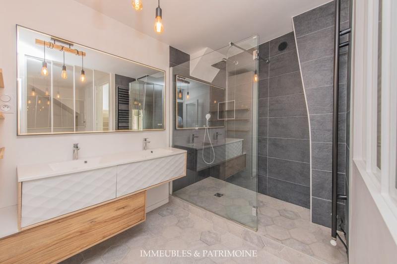 Maison - 194 m² - 6 pièces