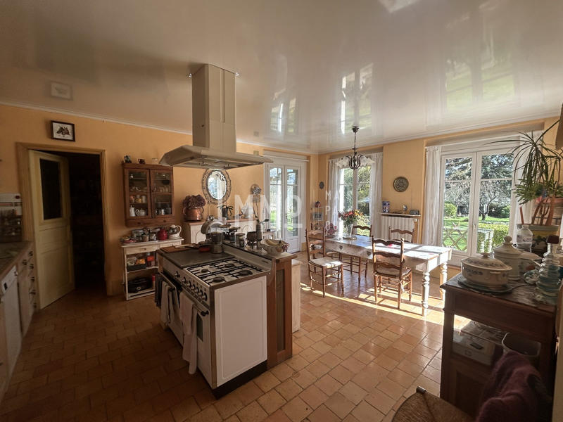 Maison traditionnelle - 206 m² - 7 pièces