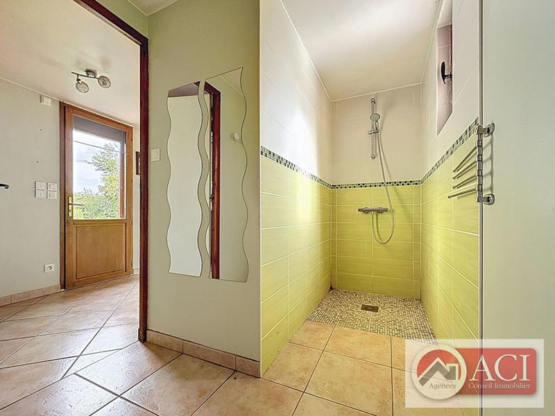 Maison - 4 800 m² - 6 pièces