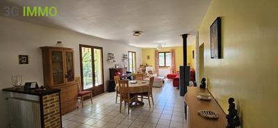 Maison - 144 m² - 5 pièces