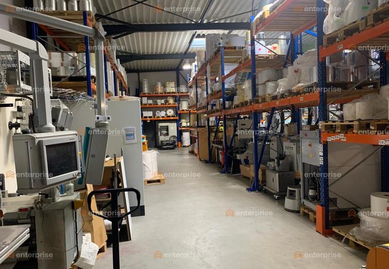 Local d'activité / Entrepôt - 700 m²