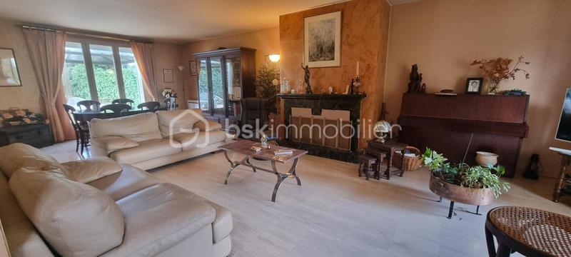 Maison - 166 m² - 7 pièces
