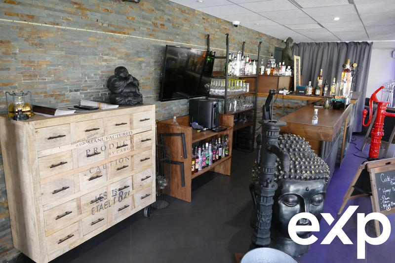 Fonds de commerce - Magasins - 900 m²