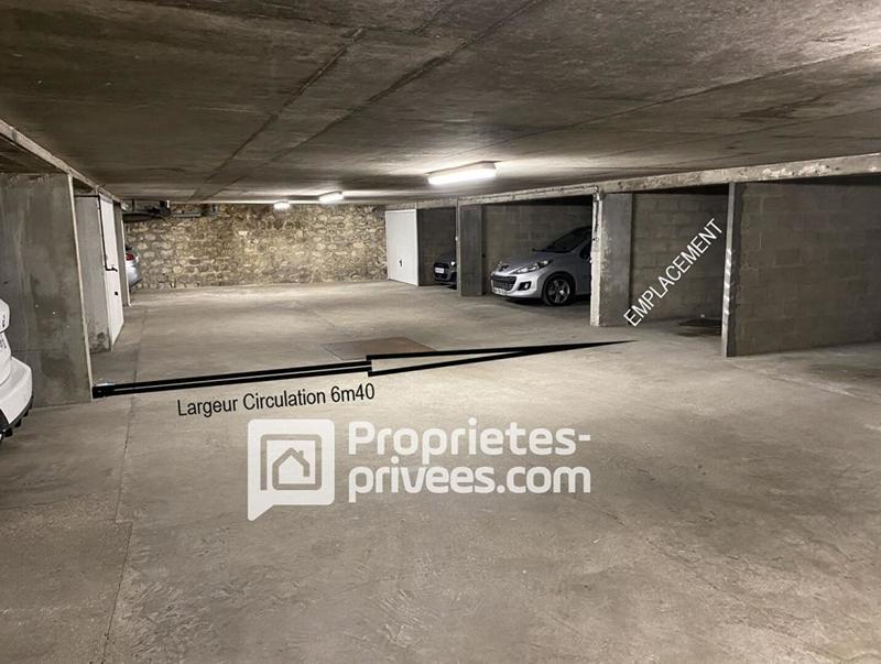 Parking / Garage - 12 m²
