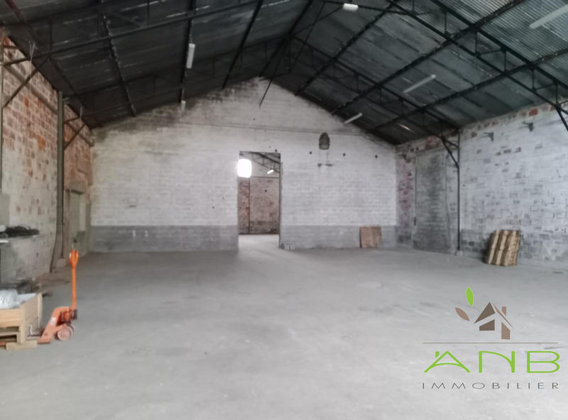 Entrepôt - 520 m²