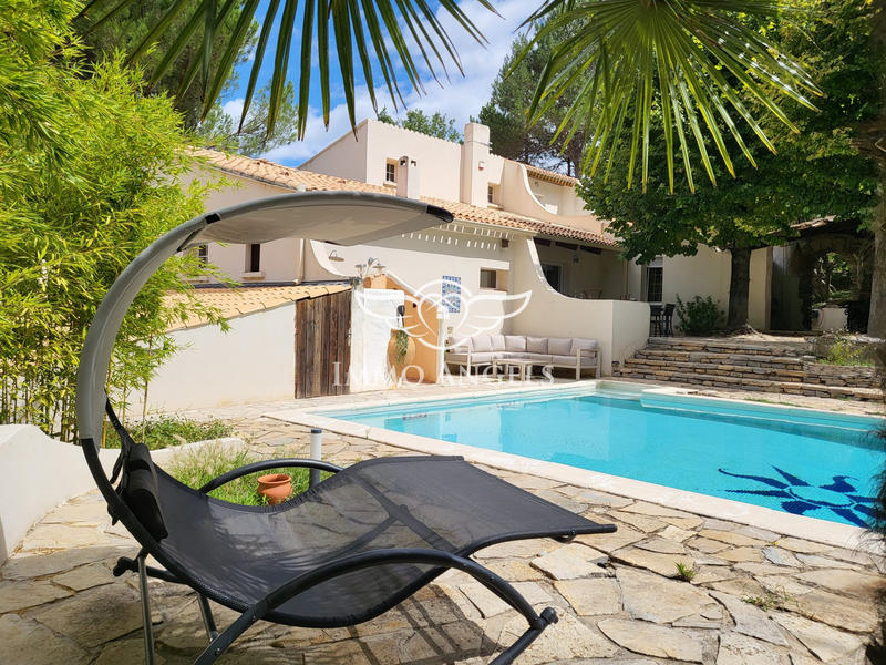 Maison traditionnelle - 275 m² - 8 pièces