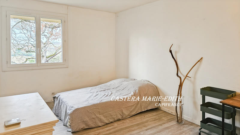 Maison - 280 m² - 9 pièces