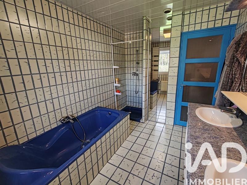 Maison - 203 m² - 7 pièces