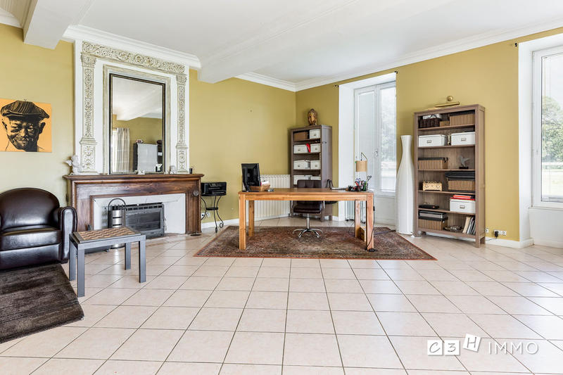 Château - 520 m² - 12 pièces