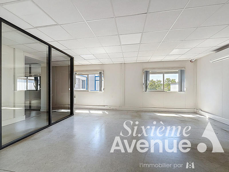 Local d'activité / Entrepôt - 1 870 m²