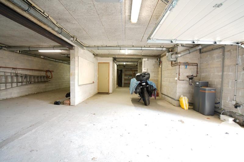 Maison - 240 m² - 10 pièces