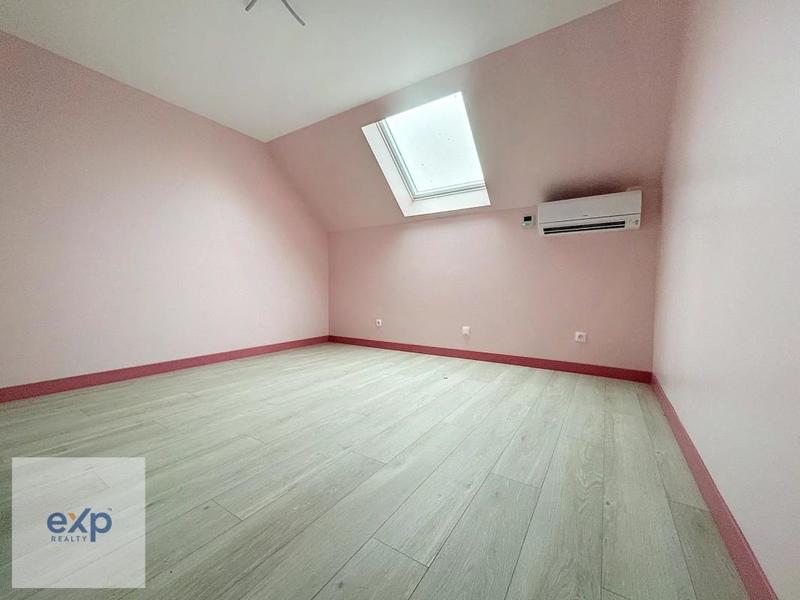 Maison - 234 m² - 10 pièces