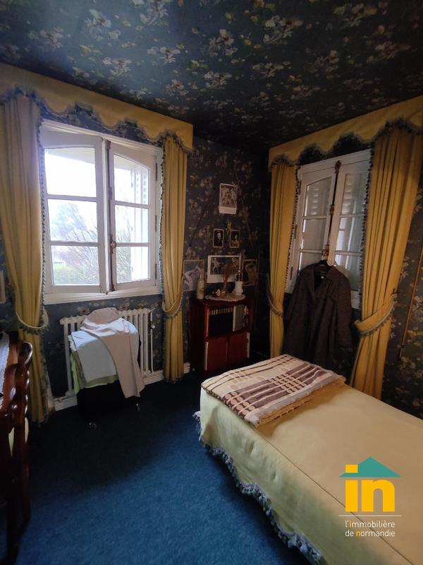 Maison - 180 m² - 9 pièces