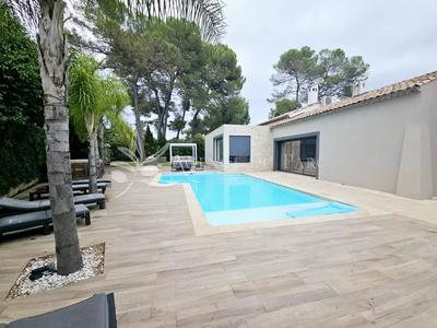 Villa - 200 m² - 5 pièces