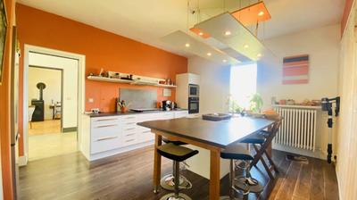 Maison - 185 m² - 6 pièces