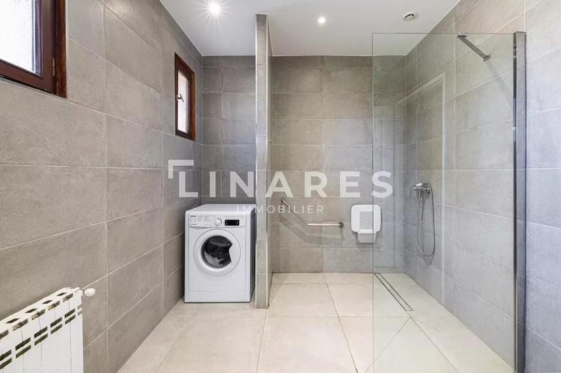 Villa - 260 m² - 7 pièces